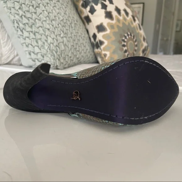 Rachel Roy snakeskin slingback pointed toe heels - Picture 5 of 9